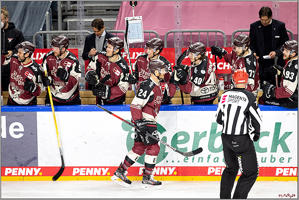 PENNY DEL;  Koelner Haie - Fischtown Pinguins Bremerhaven; Koeln, 12.02.2021